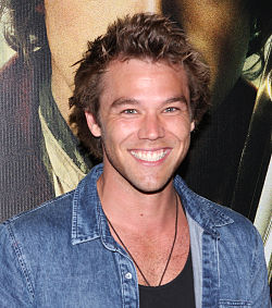 Lincoln Lewis